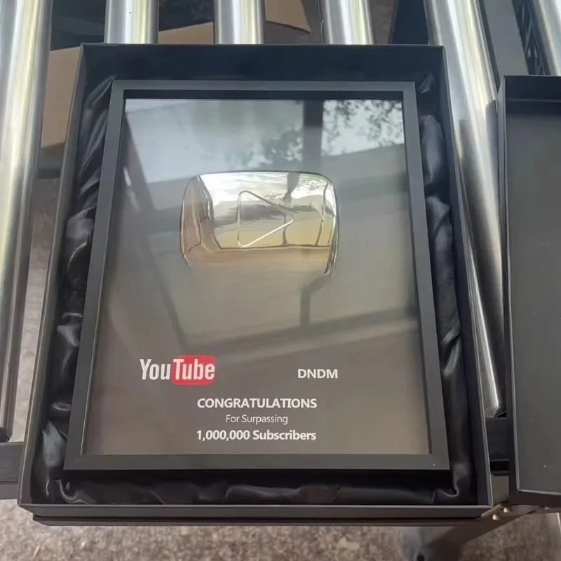 Esports Gaming Trophy - YouTube en Bilibili Game Button Logo