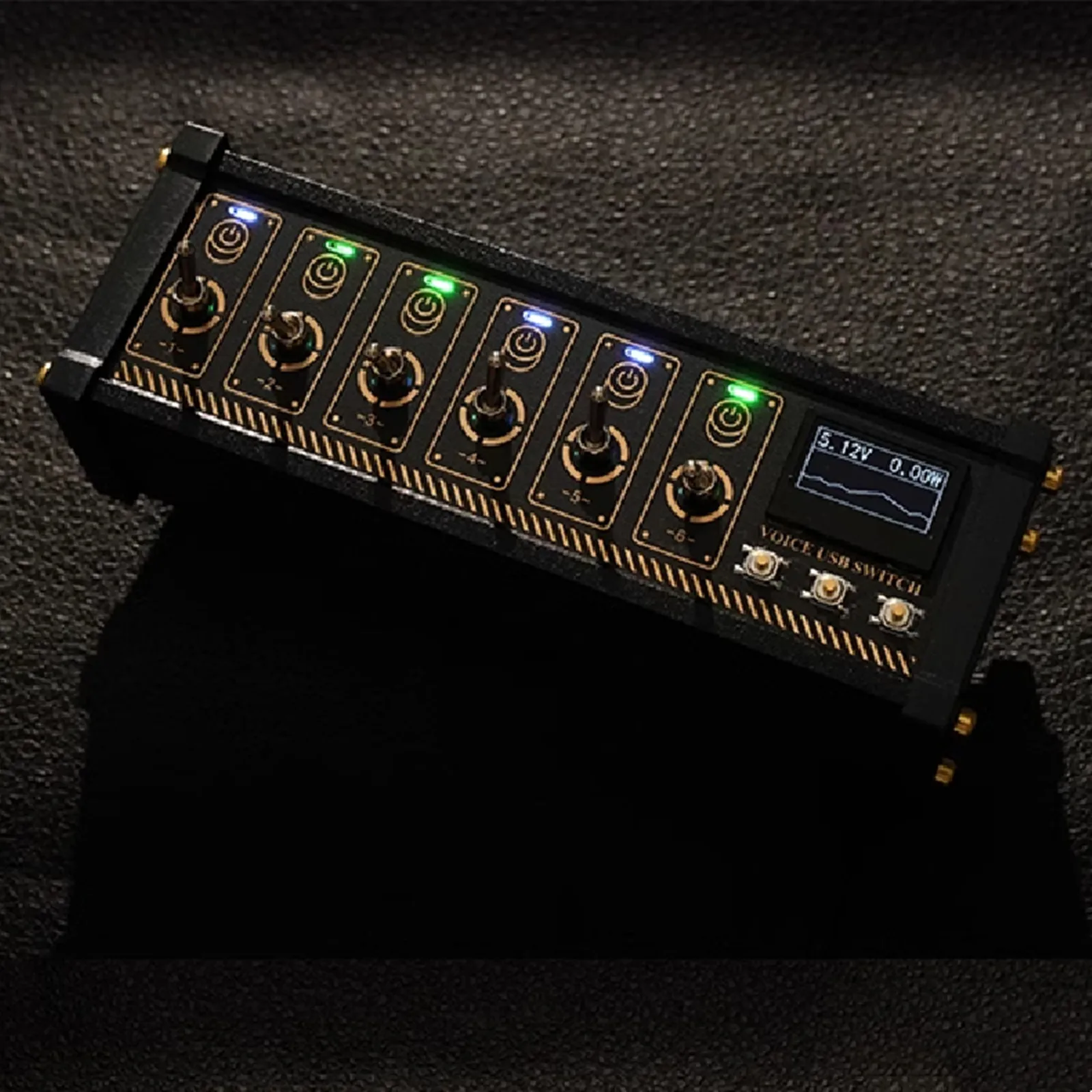 Cyberpunk NK5 USB-schakelaaraa - Esports Gaming Trophy recensie en prijs